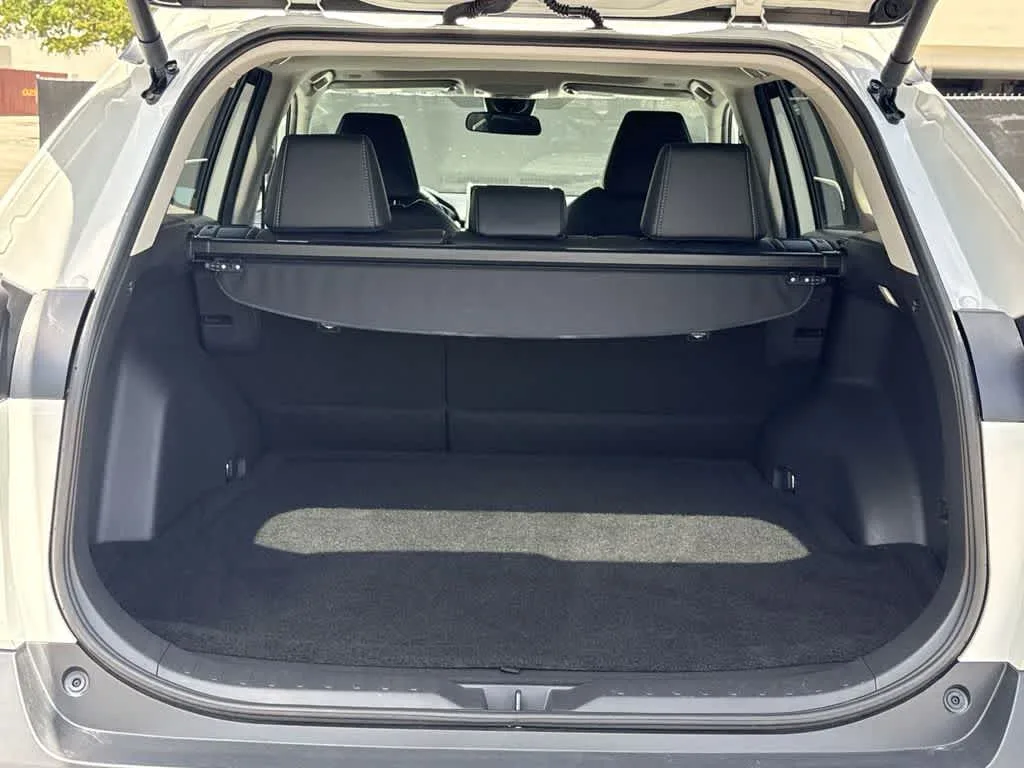 2025 Toyota RAV4 XLE Premium photo 25