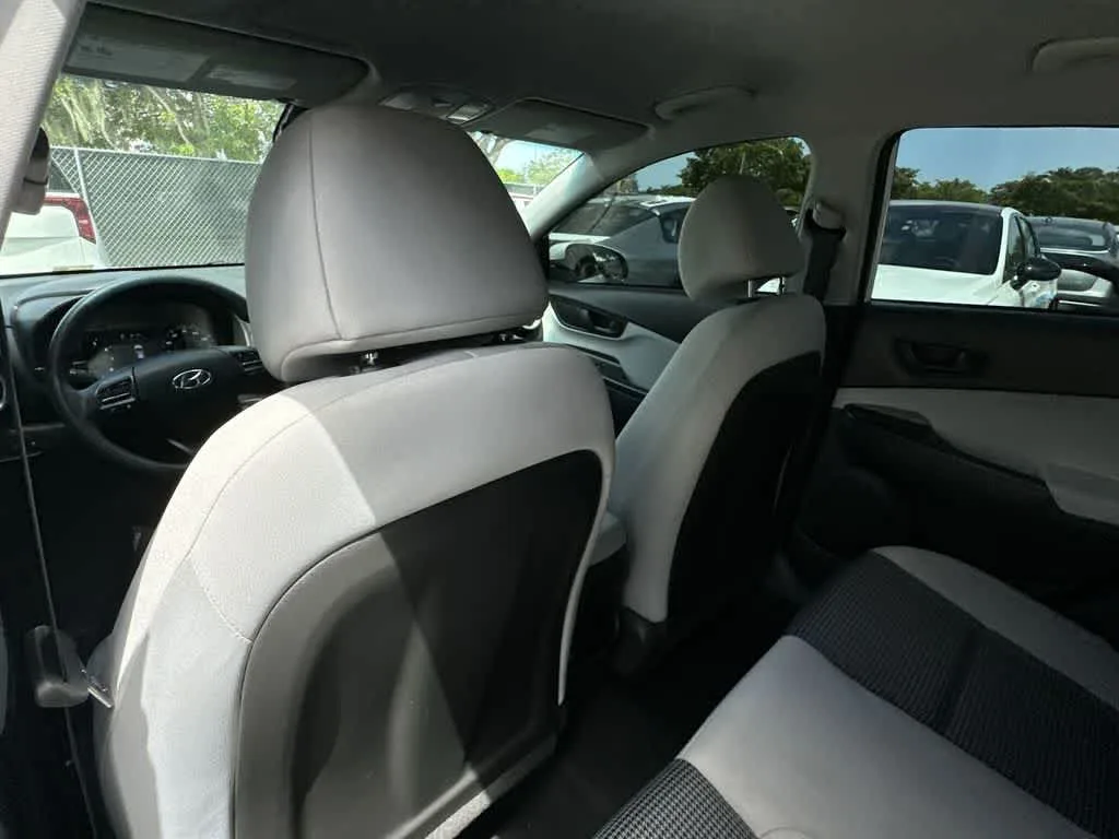 2023 Hyundai Kona SE photo 16