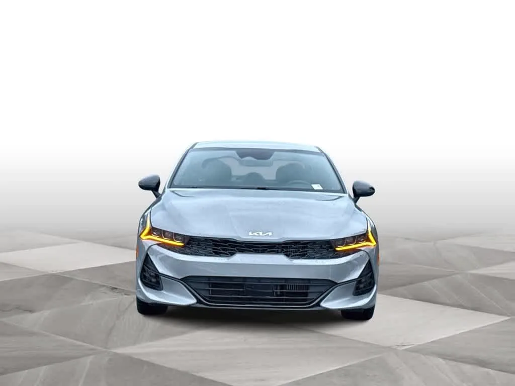 2024 Kia K5 GT-Line photo 3