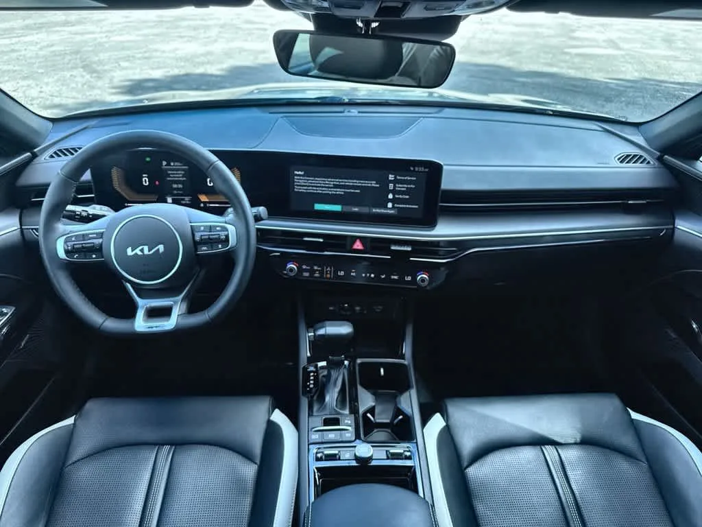 2025 Kia K5 GT-Line photo 24