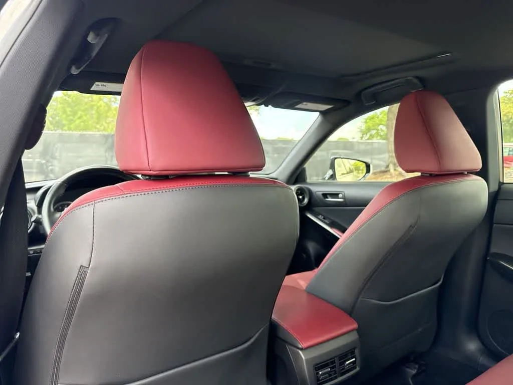 2023 Lexus IS 300 photo 23