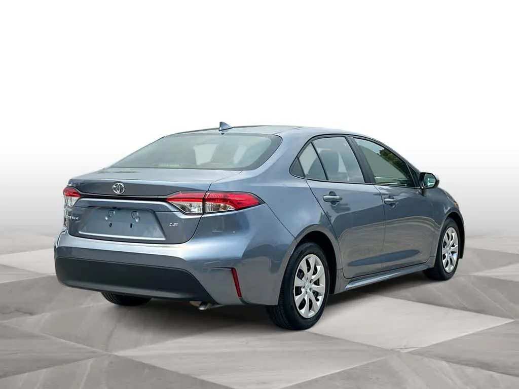 2025 Toyota Corolla LE photo 8