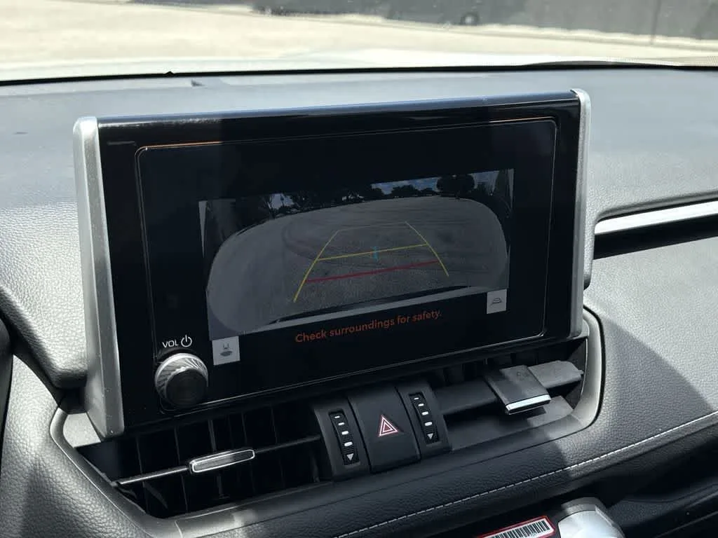 2025 Toyota RAV4 XLE Premium photo 19