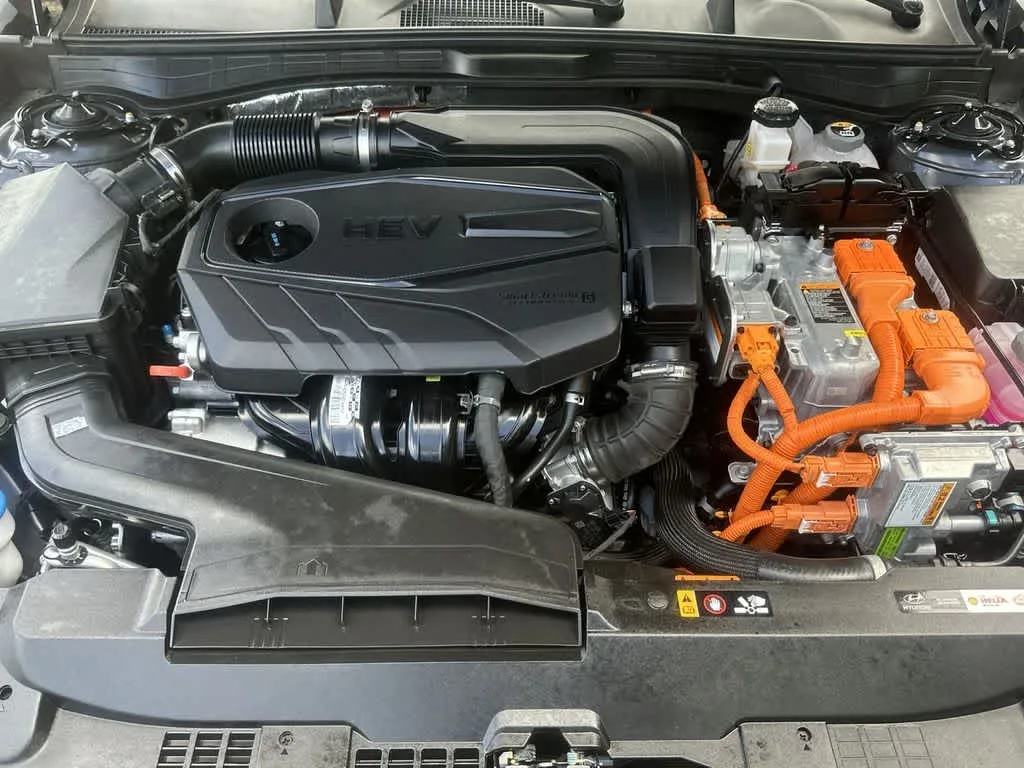 2025 Hyundai Sonata Hybrid SEL photo 19