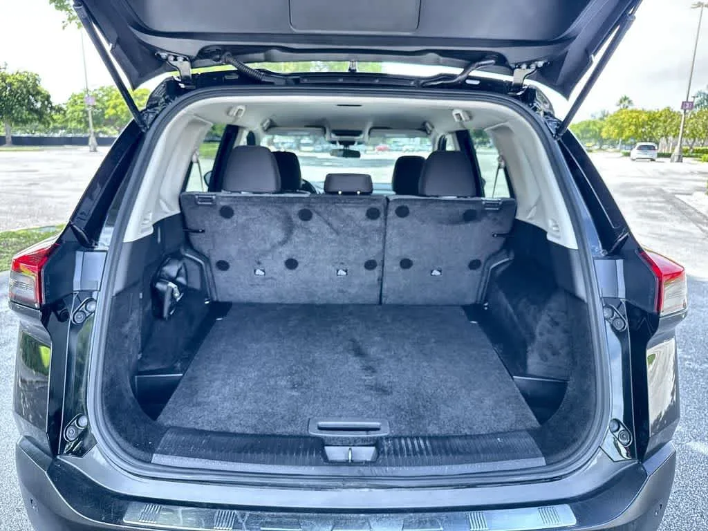 2023 Nissan Rogue SV photo 25