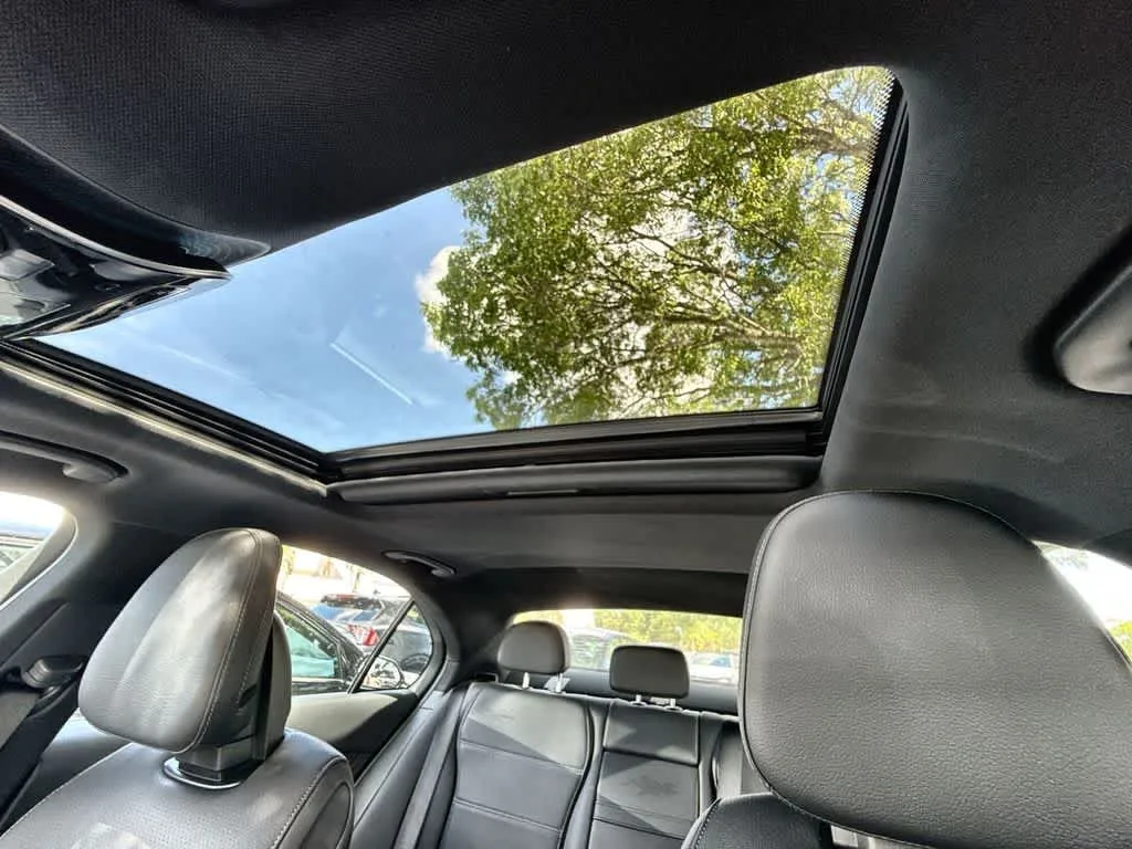 2025 Mercedes-Benz C 300 C 300 photo 17