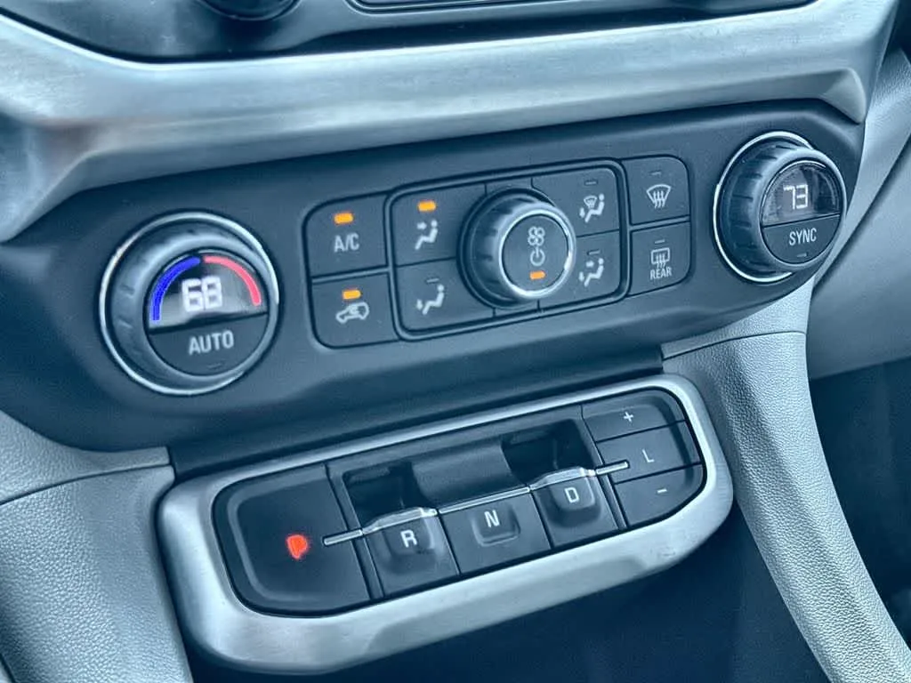 2023 GMC Acadia SLT photo 20
