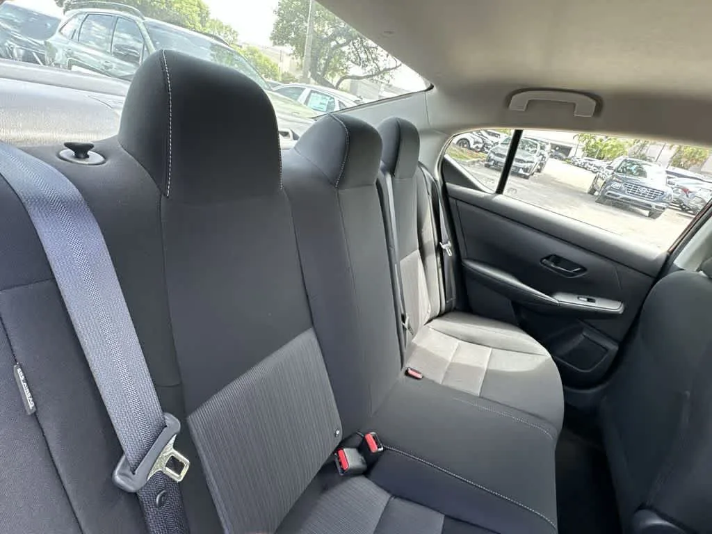 2025 Nissan Sentra SV photo 13