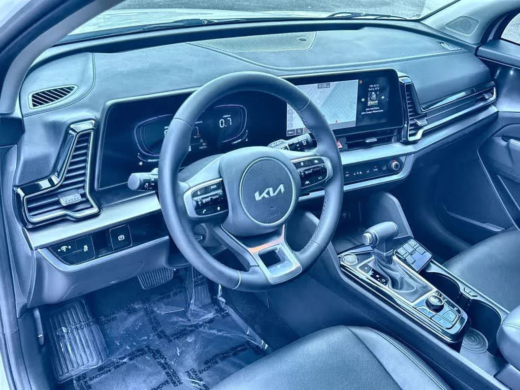 2025 Kia Sportage EX photo 13