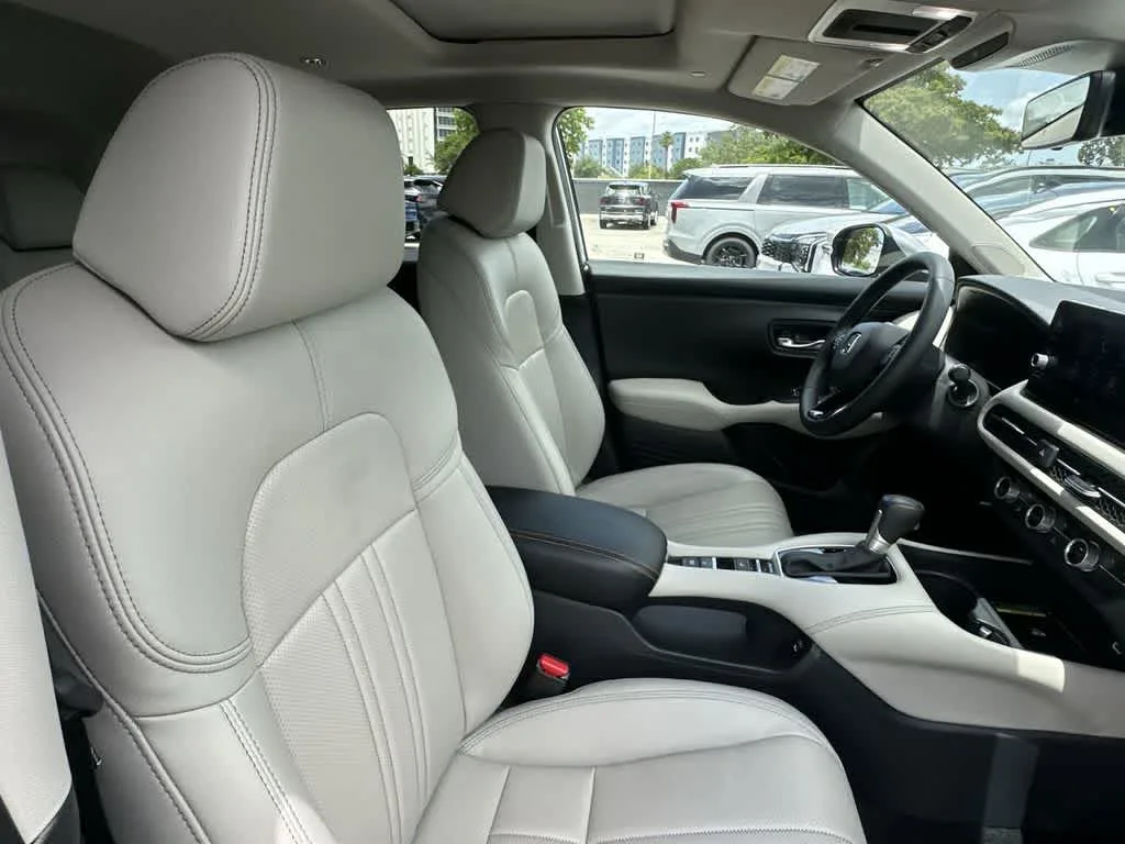 2025 Honda HR-V EX-L photo 14