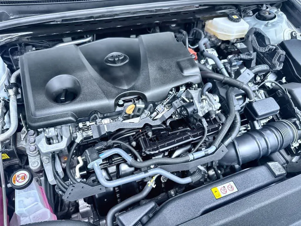 2025 Toyota Camry SE photo 12