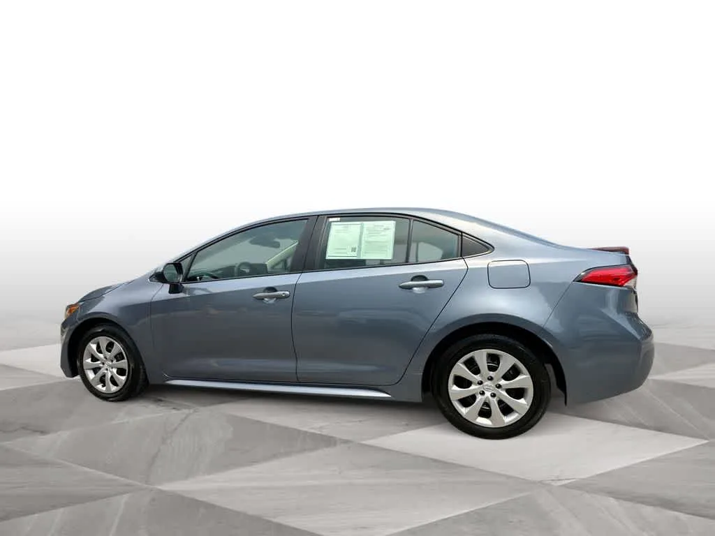 2025 Toyota Corolla LE photo 5