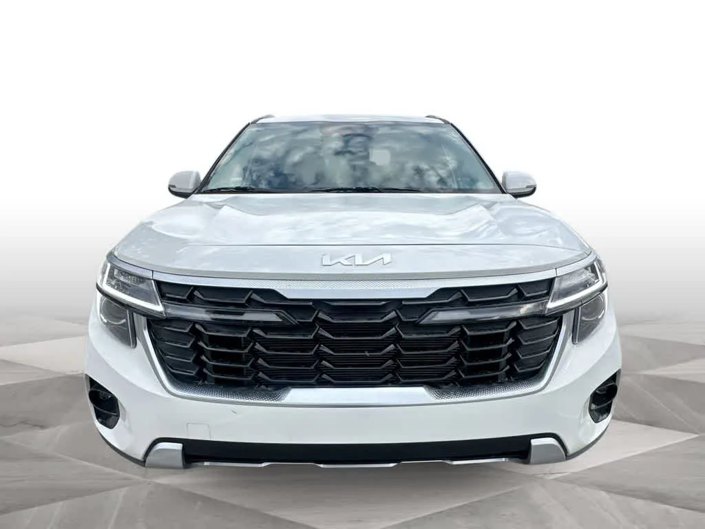 2026 Kia Seltos EX photo 3