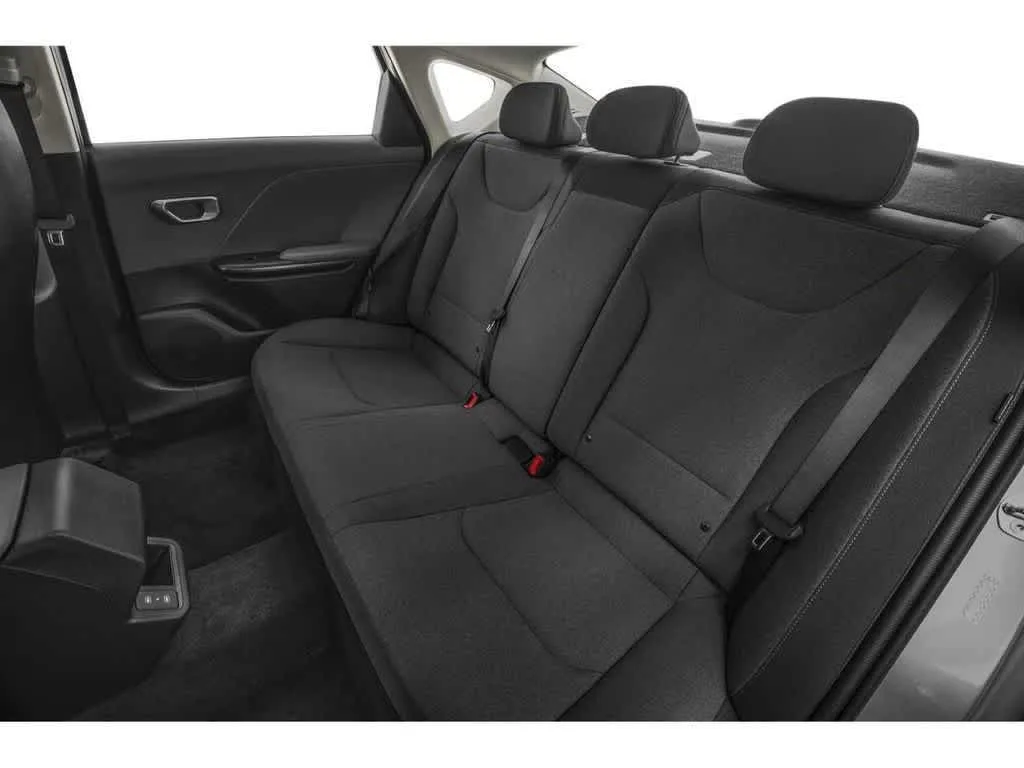 2026 Kia K4 LXS photo 6