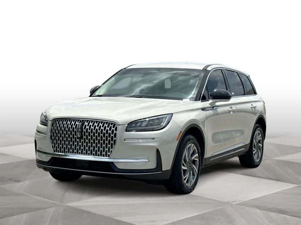 2023 Lincoln Corsair Standard photo 4
