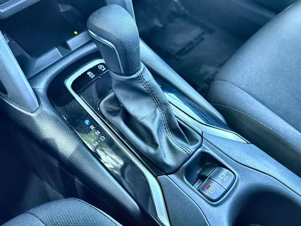 2024 Toyota Corolla Cross LE photo 21