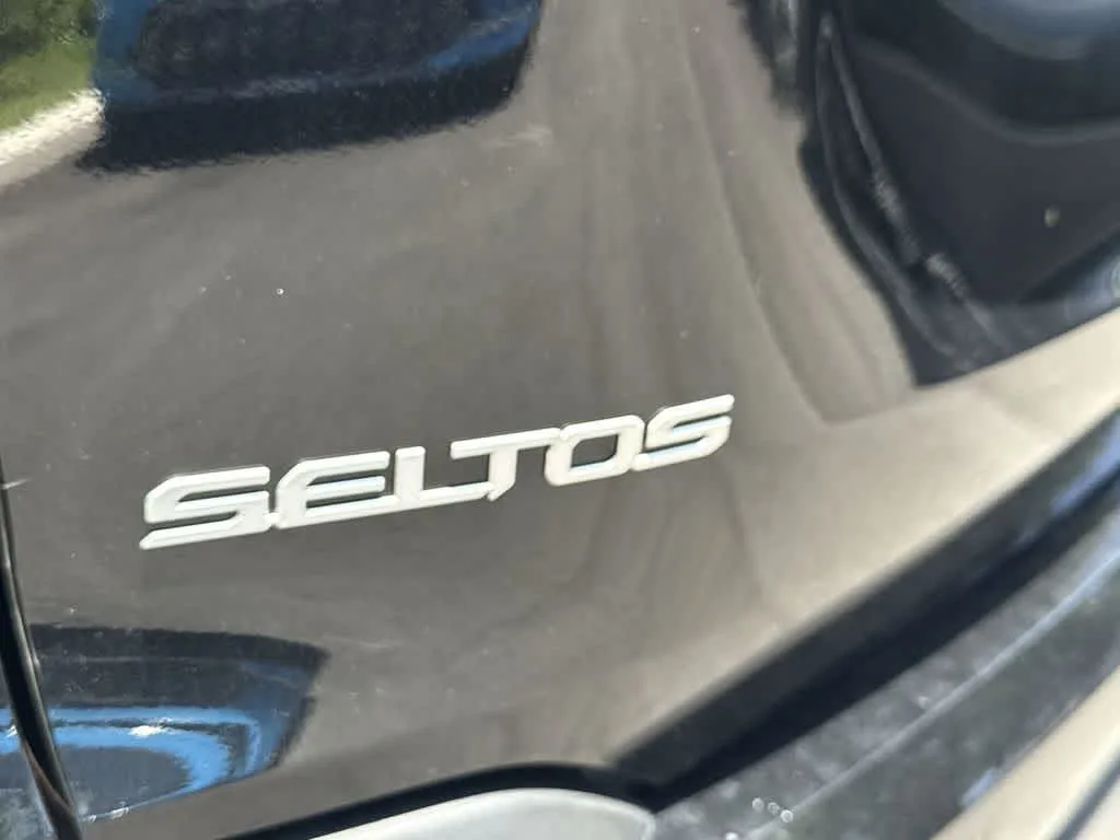 2026 Kia Seltos EX photo 26
