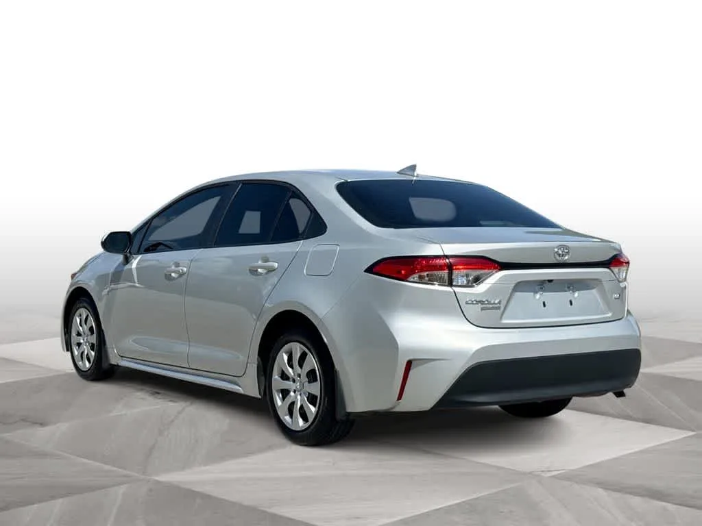 2025 Toyota Corolla LE photo 6