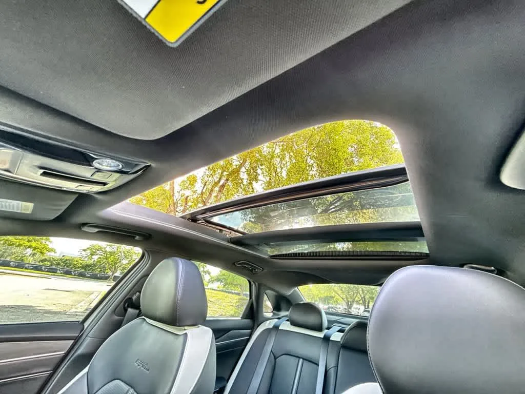 2025 Kia K5 GT-Line photo 17