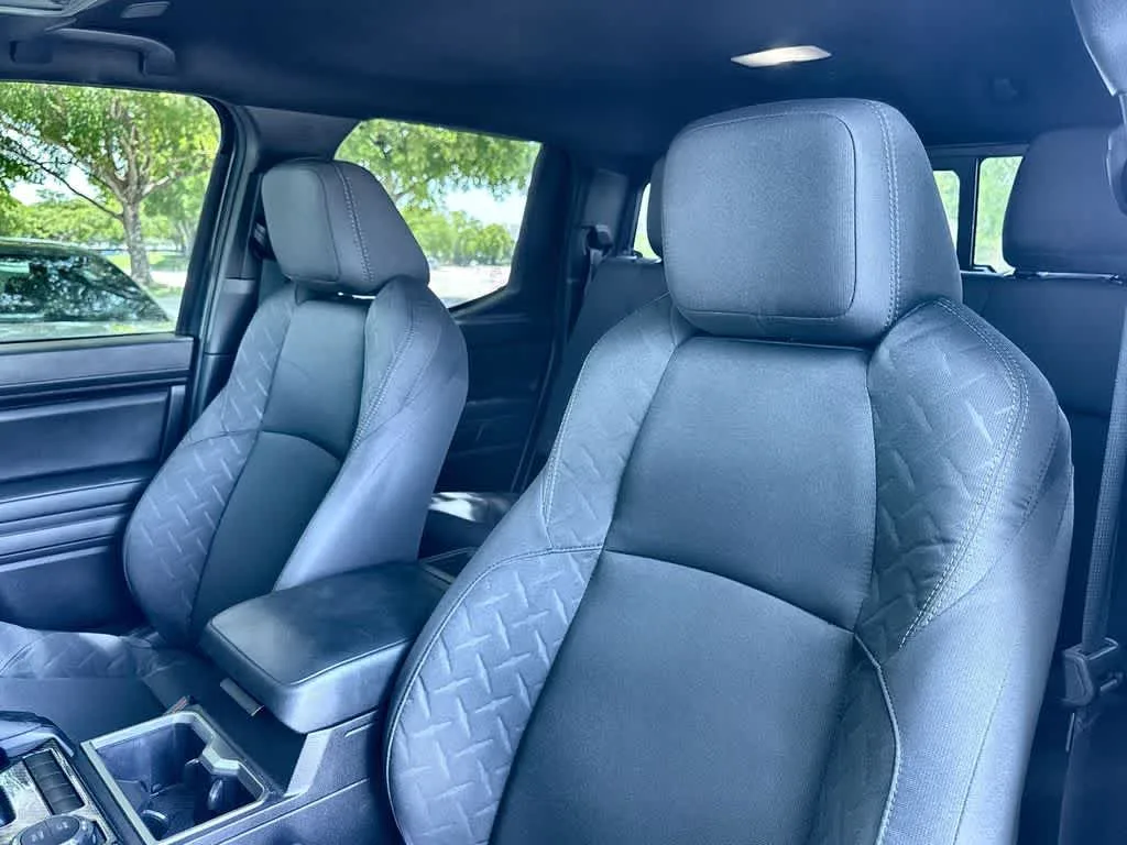 2025 Toyota Tacoma SR5 photo 14