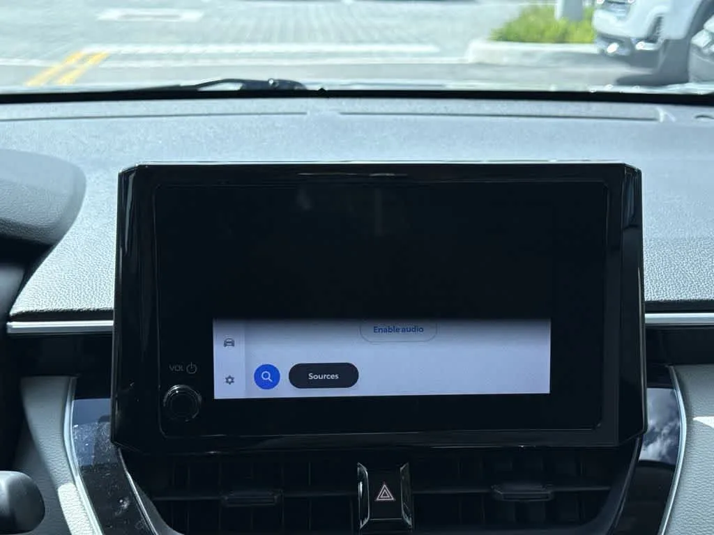 2023 Toyota Corolla Cross L photo 18