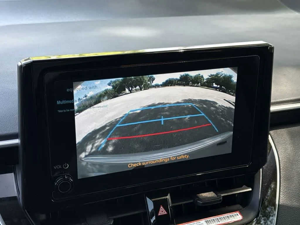 2025 Toyota Corolla LE photo 19