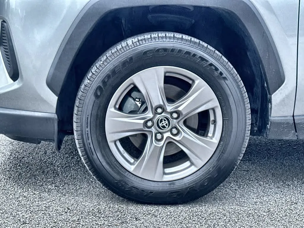2024 Toyota RAV4 Hybrid LE photo 11