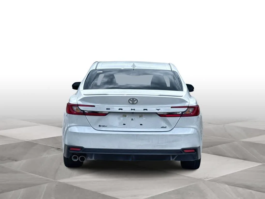 2025 Toyota Camry SE photo 7