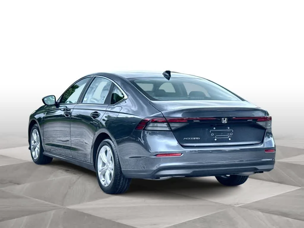 2025 Honda Accord LX photo 6