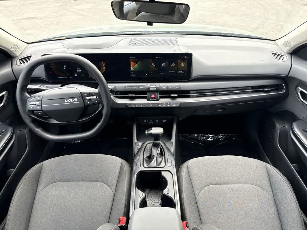 2025 Kia K4 LXS photo 24