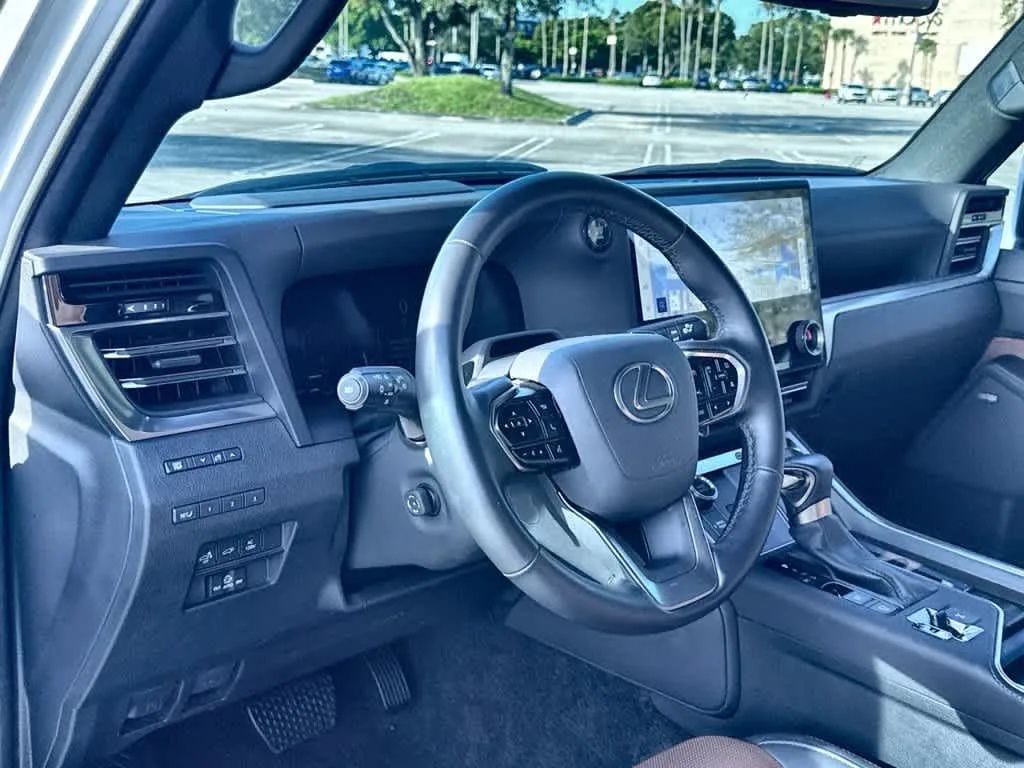 2025 Lexus GX 550 Luxury+ photo 13