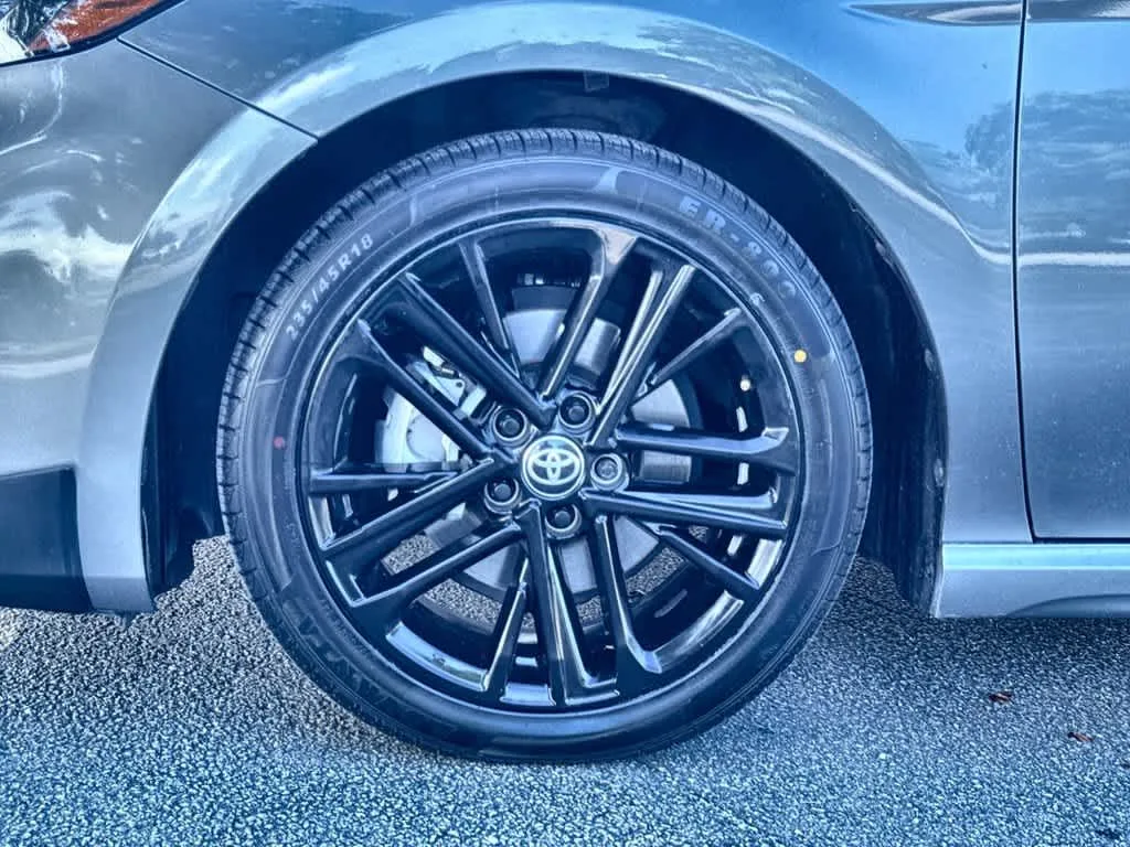 2025 Toyota Camry SE photo 11