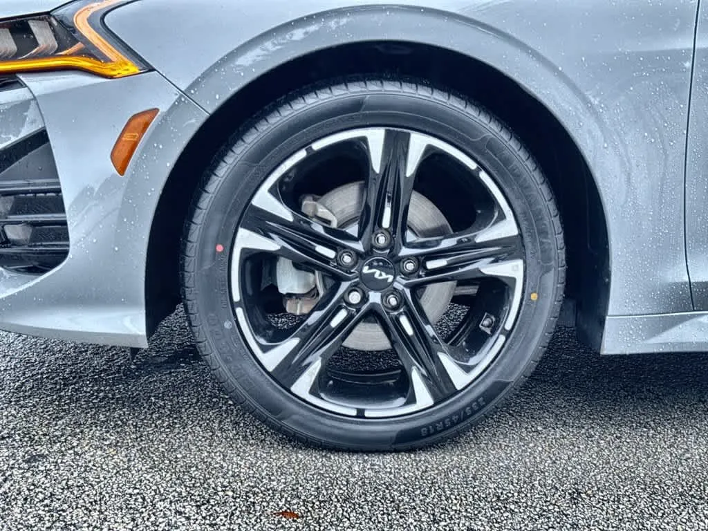2024 Kia K5 GT-Line photo 11