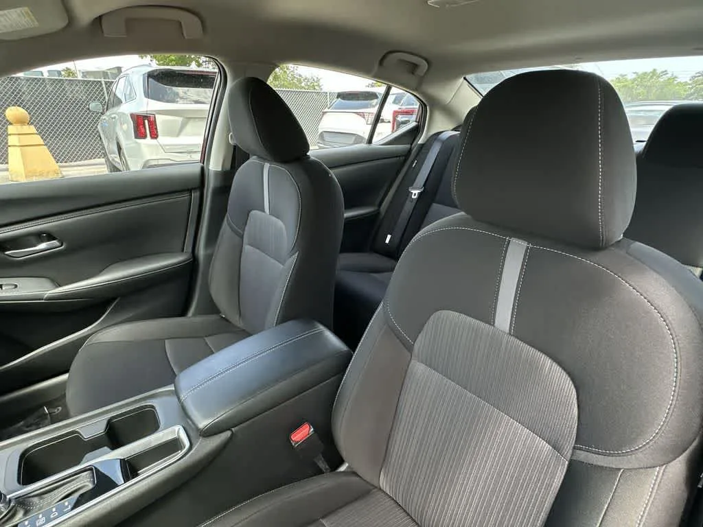 2025 Nissan Sentra SV photo 21