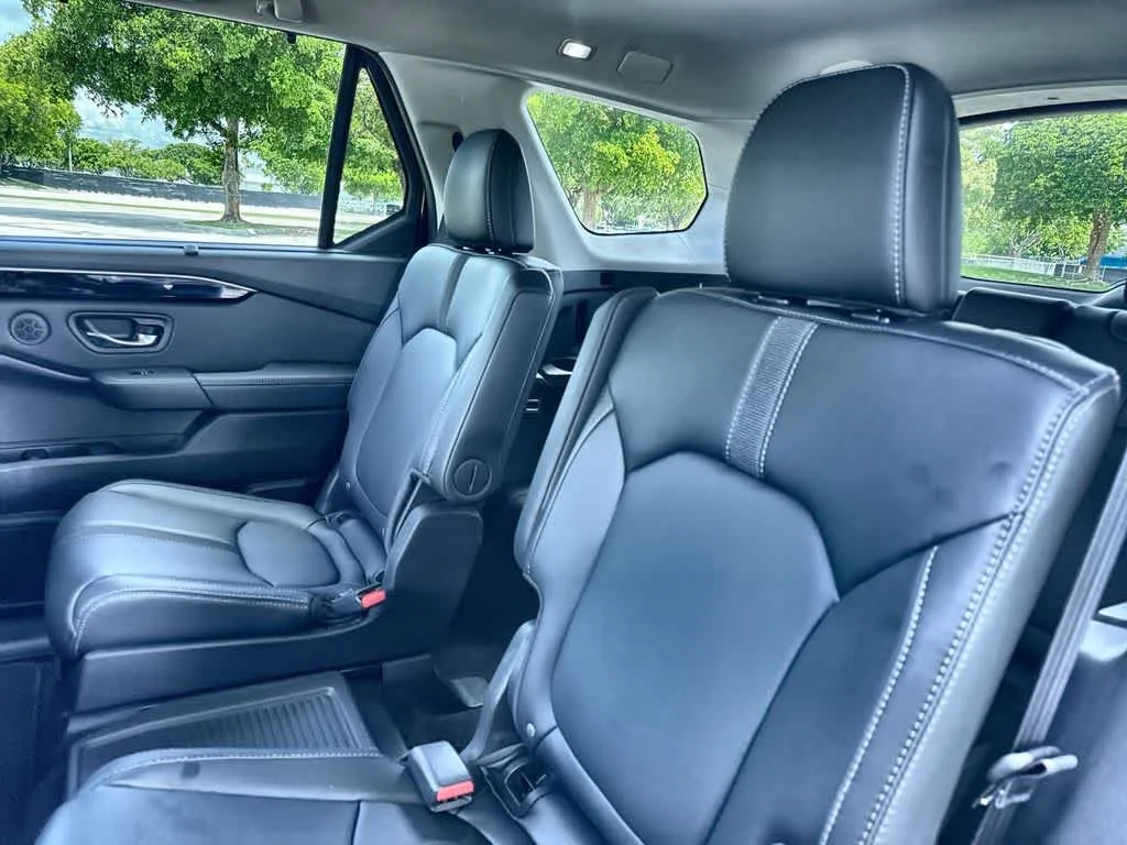 2023 Honda Pilot EX-L 7 Passenger photo 22