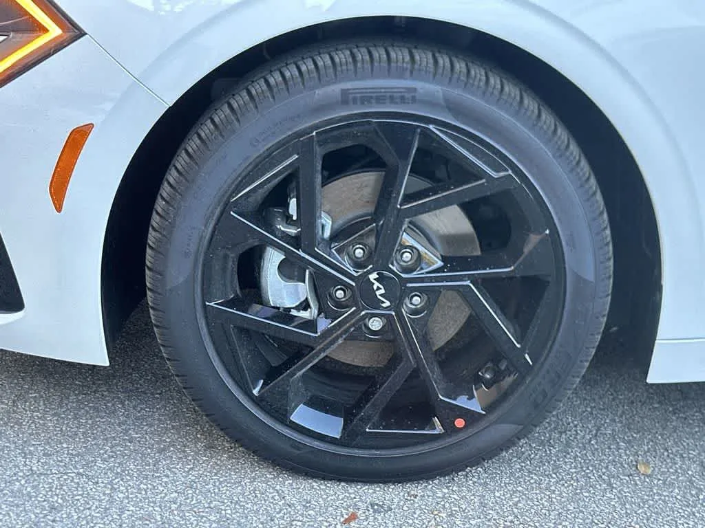 2026 Kia K5 GT-Line photo 11