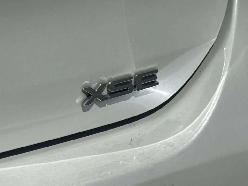 2024 Toyota Highlander XSE photo 10
