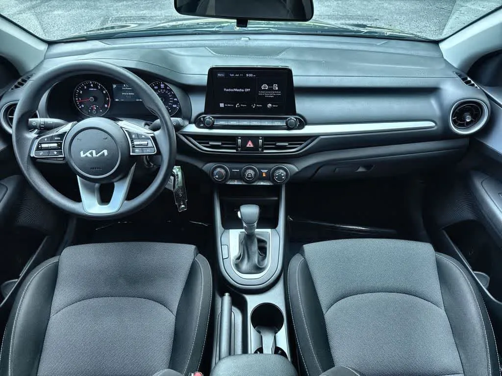 2024 Kia Forte LXS photo 24