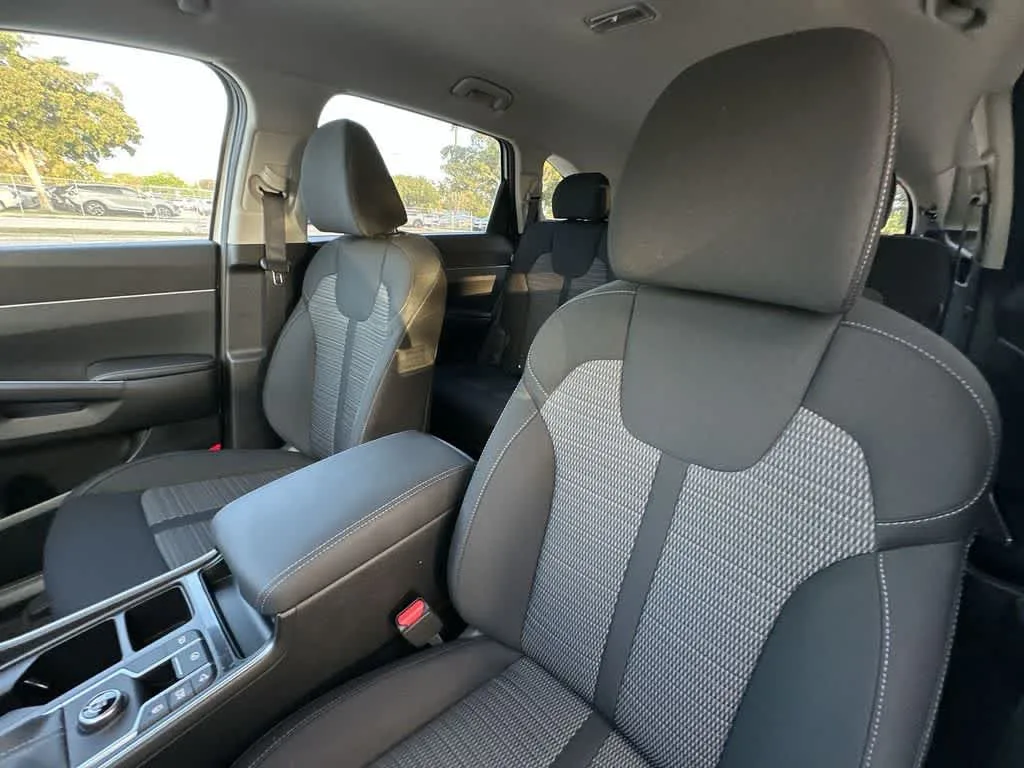 2026 Kia Sorento LX photo 14