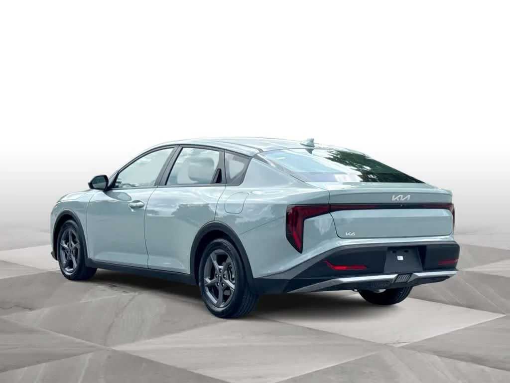 2025 Kia K4 LXS photo 6