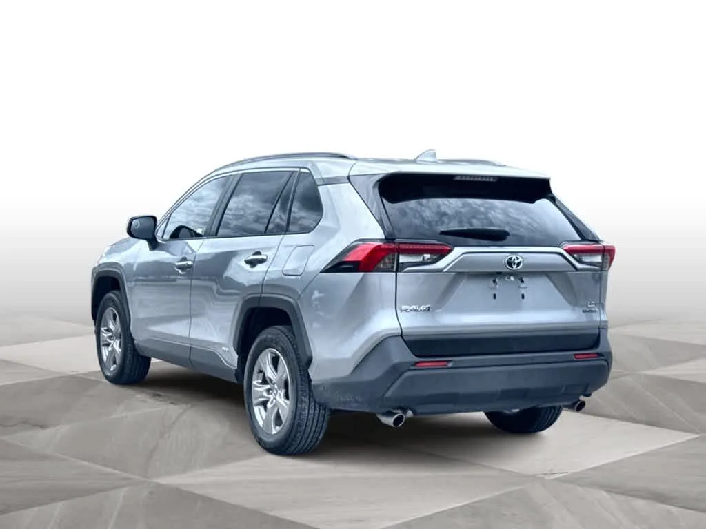 2024 Toyota RAV4 Hybrid LE photo 6
