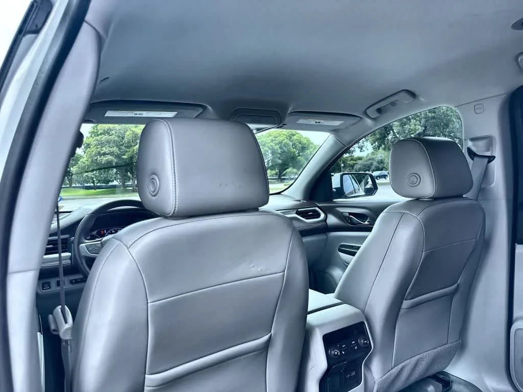 2023 GMC Acadia SLT photo 23
