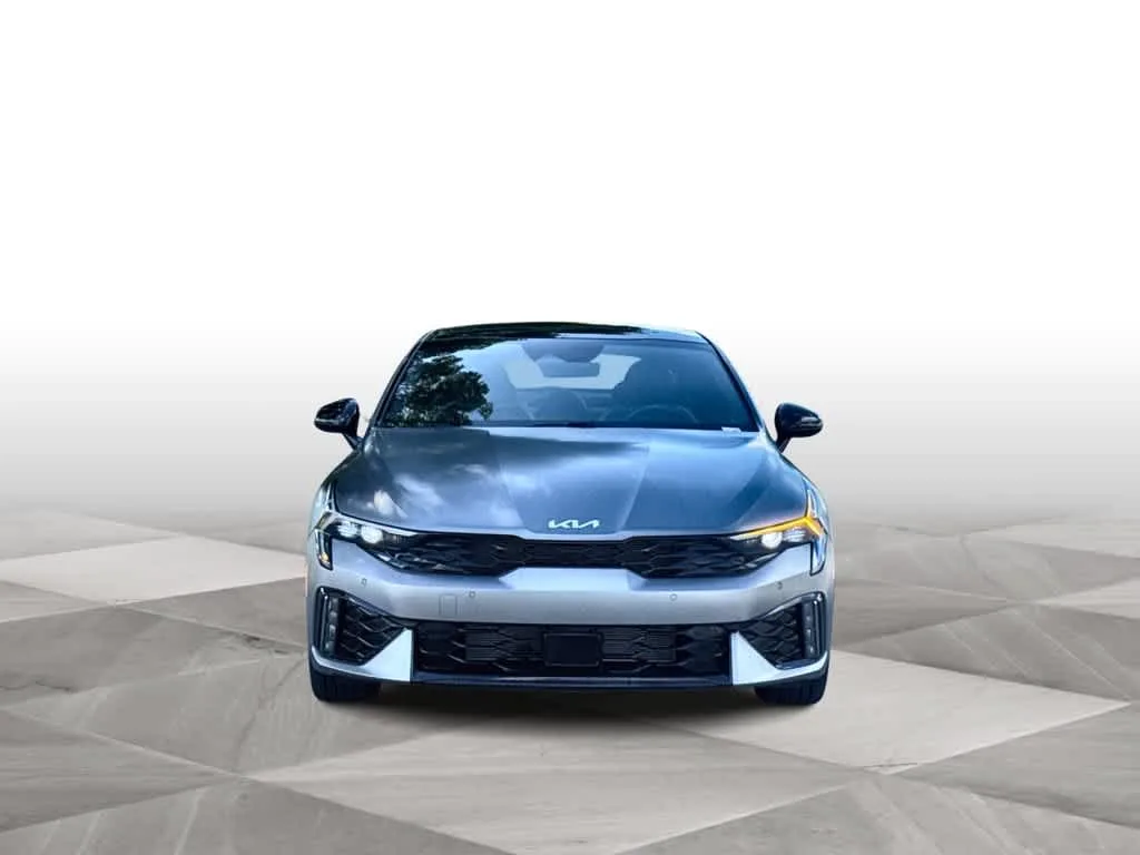 2025 Kia K5 GT-Line photo 3