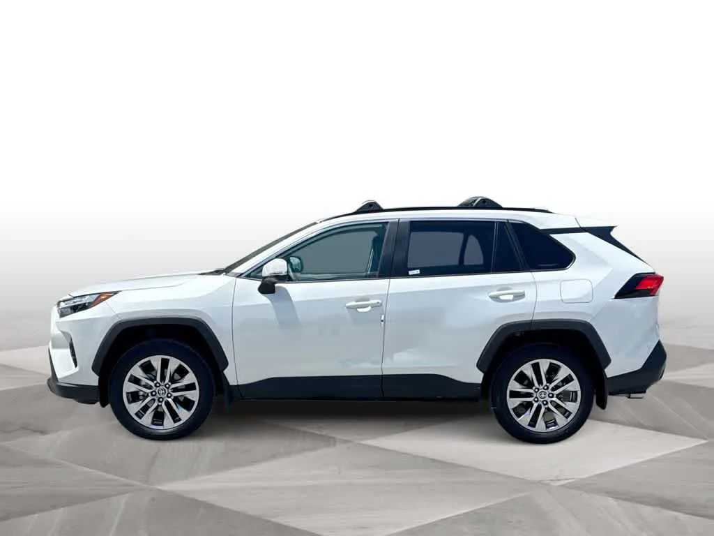 2025 Toyota RAV4 XLE Premium photo 5