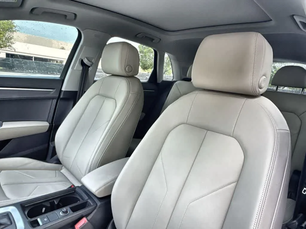 2025 Audi Q3 S line Premium Plus photo 14