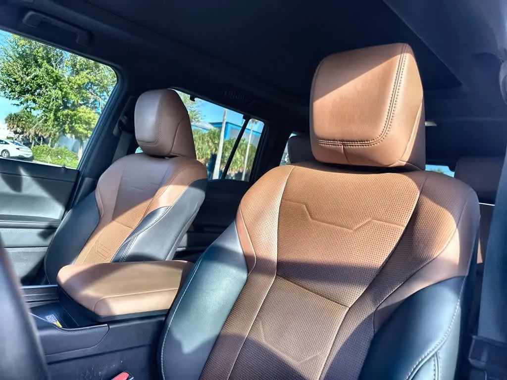 2025 Lexus GX 550 Luxury+ photo 14