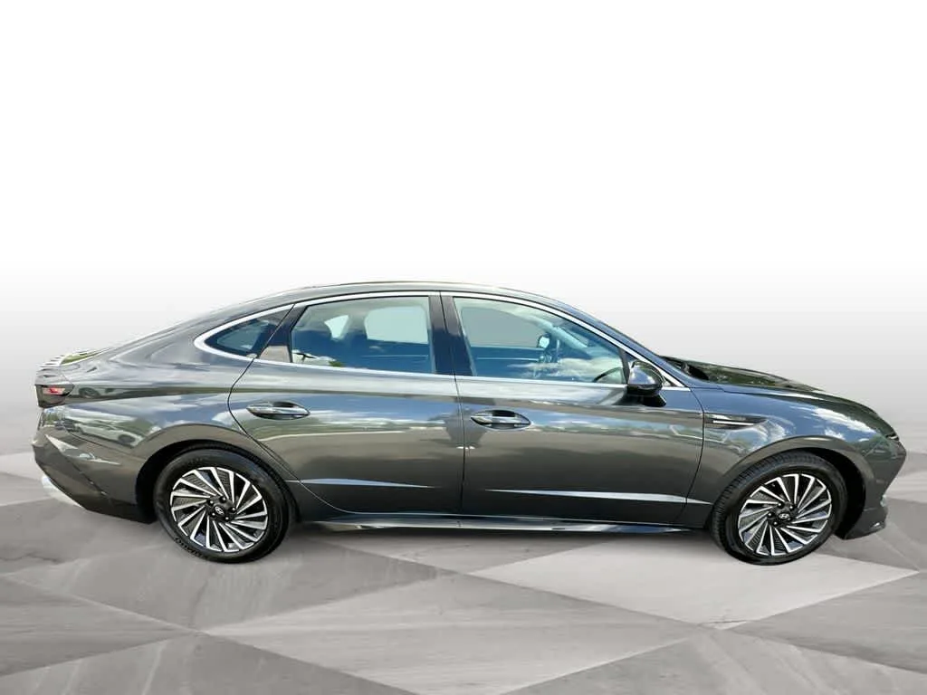 2025 Hyundai Sonata Hybrid SEL photo 9