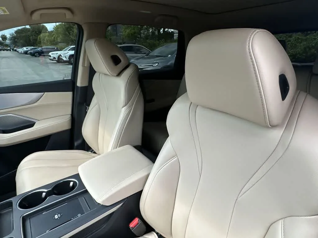 2025 Acura MDX Base photo 21