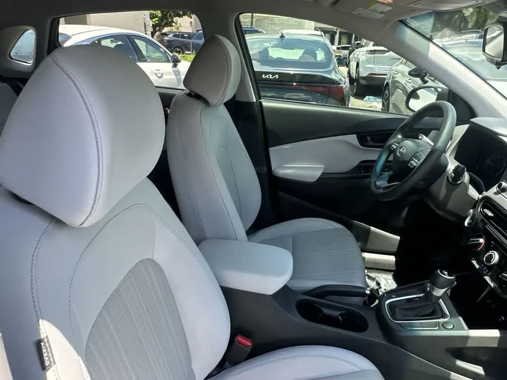 2023 Hyundai Kona SEL photo 13