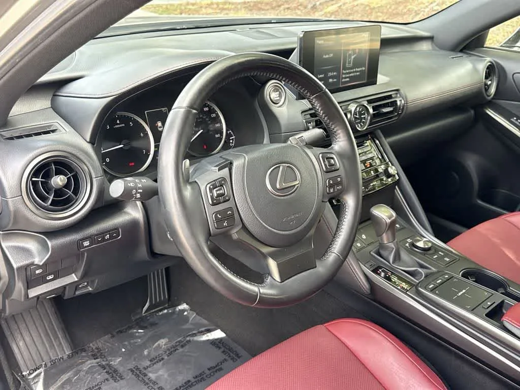 2023 Lexus IS 300 photo 13